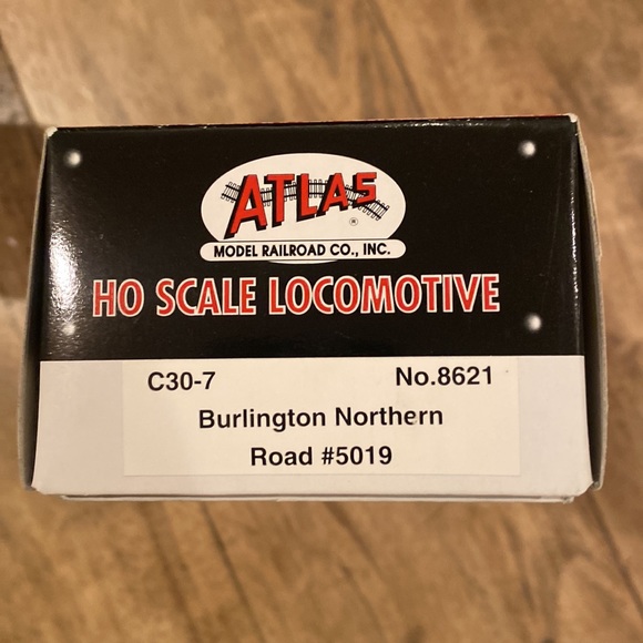 Atlas HO Burlington Northern Engine #5019 New in Box - Picture 8 of 9